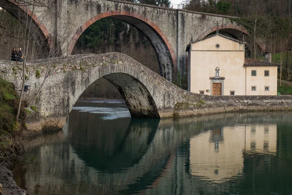 Lago Pontecosi, Lucca, Toscana, Italia — Foto de Stock