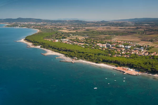 Vista aérea de la costa etrusca - Italia, Toscana, Cecina —  Fotos de Stock