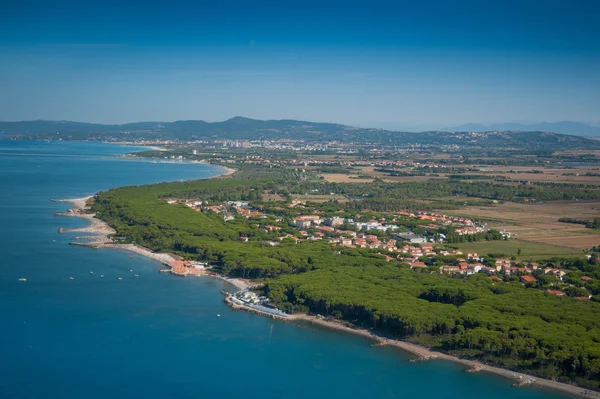 Vista aérea da costa etrusca - Itália, Toscana, Cecina — Fotografia de Stock