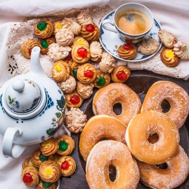 Aperatifler ve kahvaltı için İtalyan hamur işleri