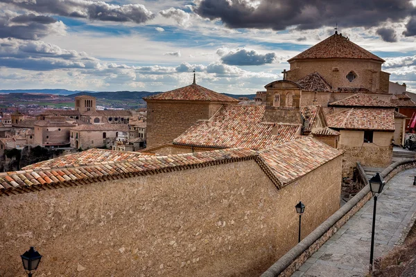 Cuenca, Kastilie-La Mancha, Španělsko, Sao Pedro Church — Stock fotografie