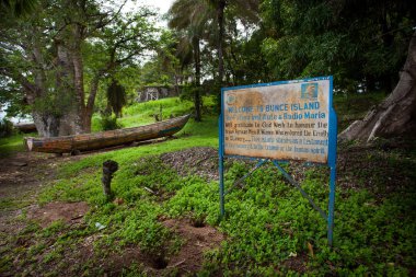 Sierra Leone, Batı Afrika - 2 Haziran 2013: Bunce adanın plajlarına