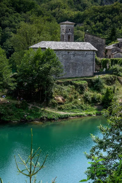 Isola Santa - деревня-призрак в Гарфаньяне, Тоскана, Италия — стоковое фото