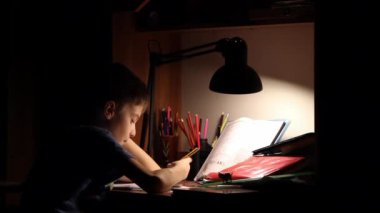 Öğrenci İlköğretim okul ev ödevi yok