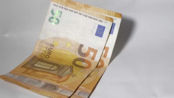 Euro Geld Fällt Auf Einen Haufen — Stockvideo