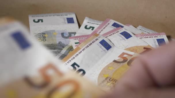 Ein Euro Bargeld Erscheint Hintergrund Zeitlupe — Stockvideo