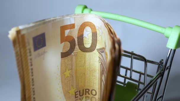 Euro Retirado Seu Carrinho Compras Com Dedos — Vídeo de Stock