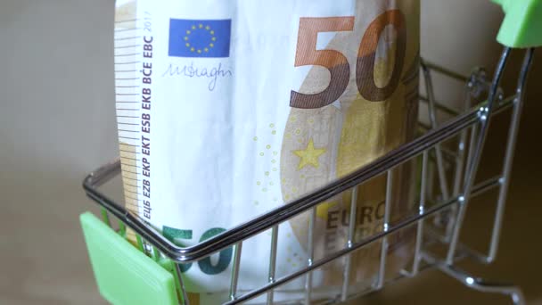 Euro Jest Pobierane Koszyka Zakupy Palcami — Wideo stockowe