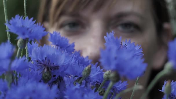 Woman Flower Wreath Preparing Holiday — 비디오