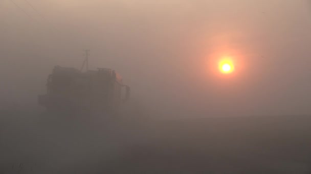 Los Bomberos Corrieron Través Del Humo Lucha Contra Fuego Ambiente — Vídeos de Stock