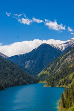 Kolsay Gölü Tien Shan dağlarında, Kazakistan