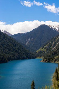 Kolsay Gölü Tien Shan dağlarında, Kazakistan