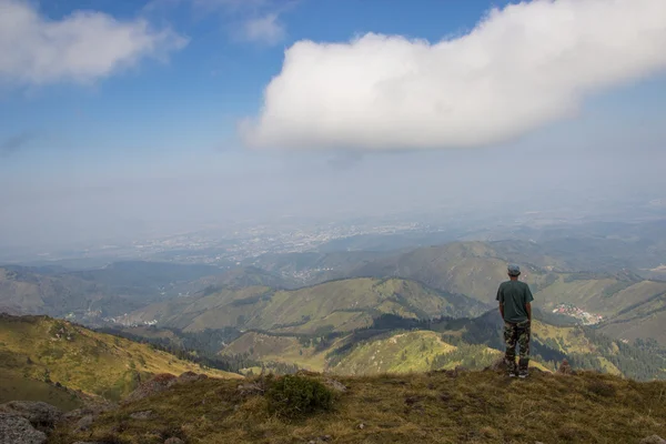 ALMATY, KAZAKHSTAN - 20 AUGUST: Race for skyrunning in honor of World Humanitarian Day — Stock Photo, Image