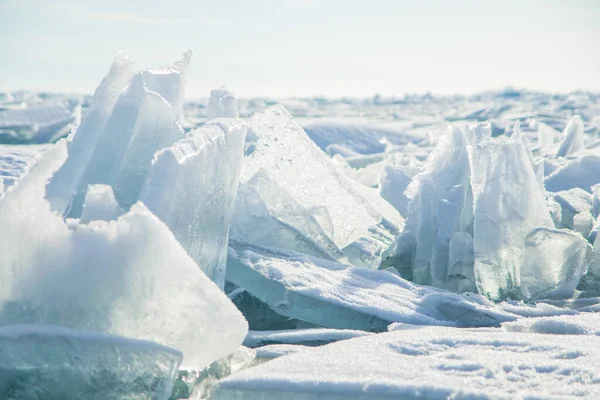 Humaki Jeziorze Lód Słoneczny Dzień Zbiorniku Kapchagai Obrazek Stockowy
