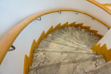 Modern spiral merdivenler.