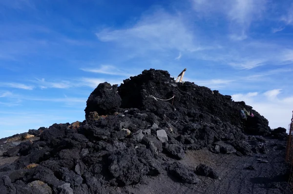 日本富士山山顶上的鸟居门后侧 — 图库照片