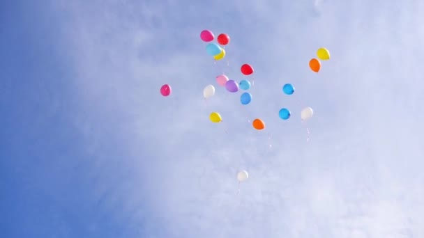 Balóny létají se na obloze