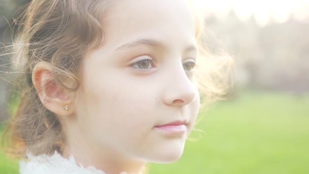 Niños felices, Niña, Sonriendo — Vídeo de stock