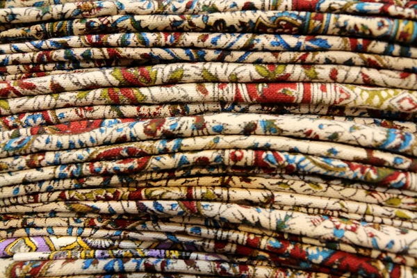 Masa örtüsü yığın