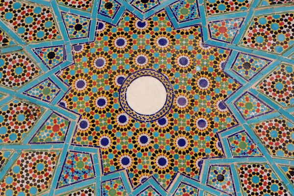 Detalhe de uma cúpula decorada — Fotografia de Stock