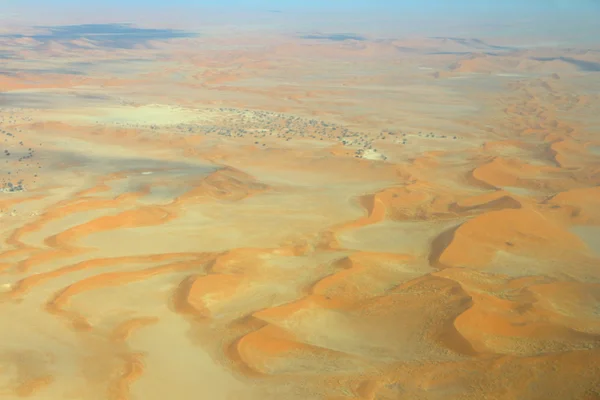  Namib Çölü üzerinde uçan
