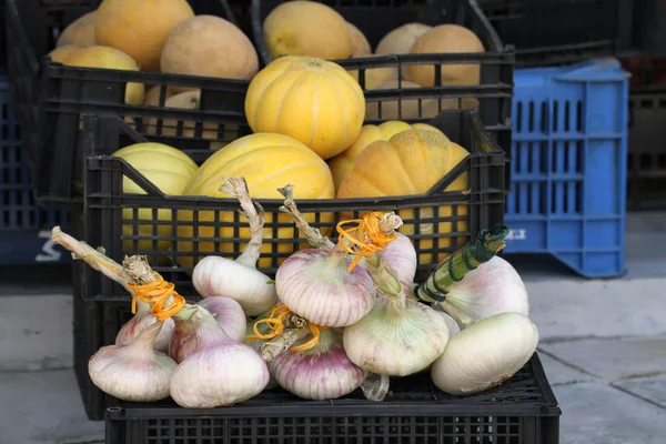 Sarımsak ve Pumpins içinde belgili tanımlık krater