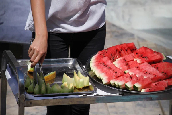 Su ve tatlı kavun hizmet