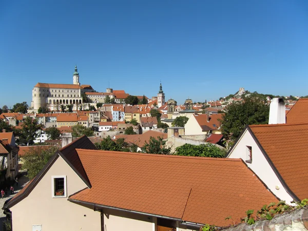 Mikulov staden och slottet — Stockfoto