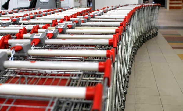 Shopping carts at a shopping center — Stock Photo, Image