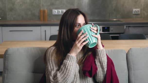 Este café sabe como me siento — Vídeos de Stock