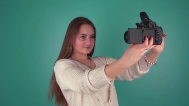 Genç kız kendini resimleri yapmak