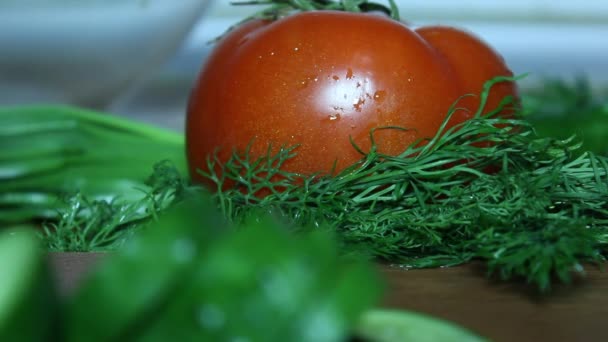 Vágott uborkát, a konyhában — Stock videók