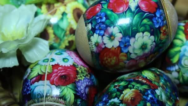 Œufs de Pâques dans un panier