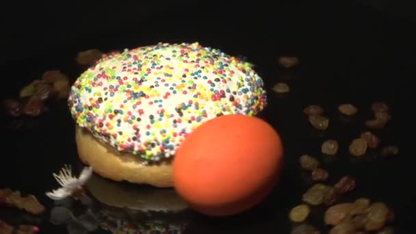 부활절, 부활절 케이크입니다. 그려진된 달걀. — 비디오