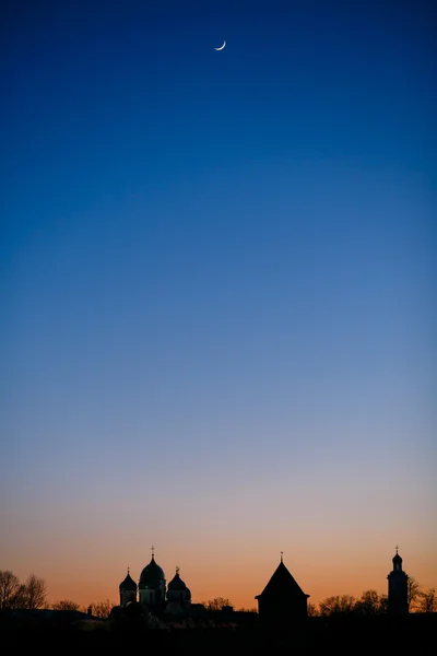 Ayın üstünden Kremlin ile akşam