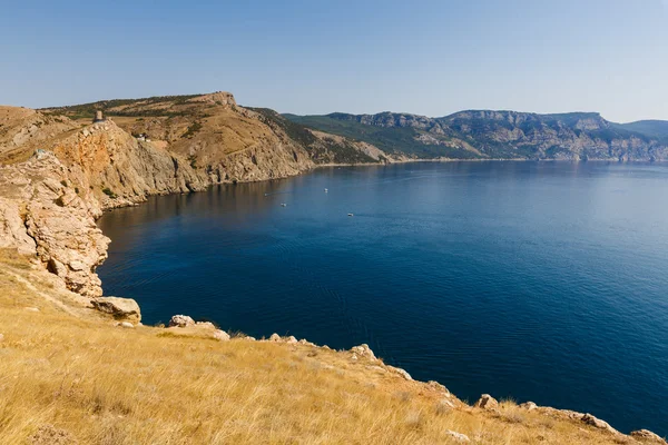 Vista sul mare e sulle montagne della baia — Foto Stock