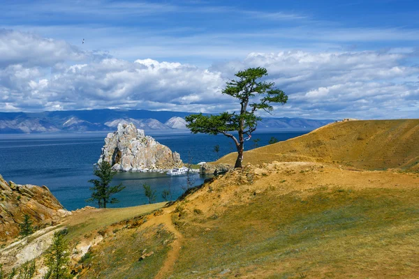 dağ Shamanka Cape Burhan, ada Olkhon görünümünü