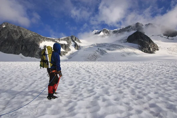 Garibaldi Park Wedgemount buzul geçiş dağcı. 
