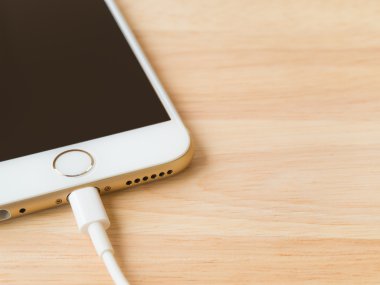  Apple iphone6 yıldırım Usb kablo ile şarj