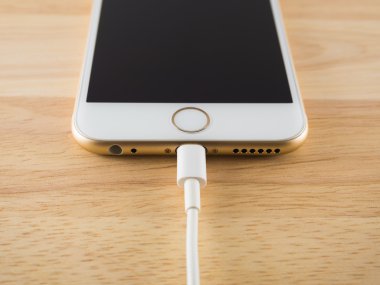  Apple iphone6 yıldırım Usb kablo ile şarj