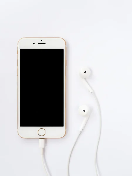 Apple iphone7 mockup ve elma Earpods mockup