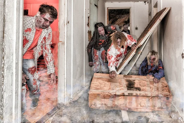 Zombi saldırı kıyamet