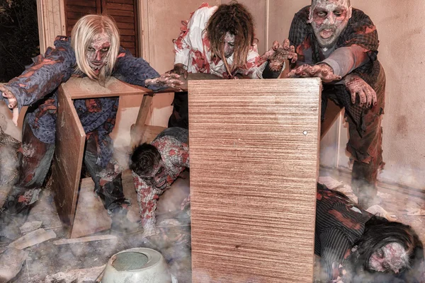 Zombi saldırı kıyamet