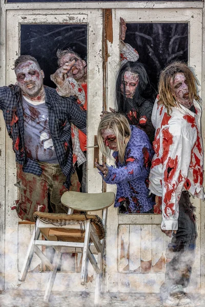 Zombi saldırı kıyamet