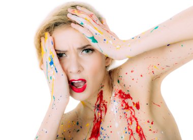 Renkli boya portre yüz pişman yapma kırmızı dudaklar ile kadında