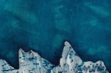 Turkuaz mistik dağlar, sıcak batik