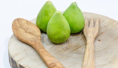 Olgun incir ve esintiler yemeye hazır.