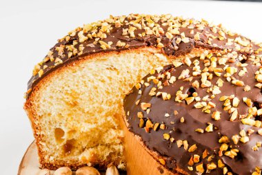 Fıstıklı İtalyan panettonu.