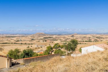 Hita, İspanya, - 11 Ekim 2025: İspanya 'nın Guadalajara ilindeki Hita kasabasının tarihi merkezindeki binaların ayrıntıları