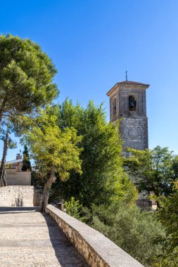 Hita, İspanya, - 11 Ekim 2025: İspanya 'nın Guadalajara ilindeki Hita kasabasının tarihi merkezindeki binaların ayrıntıları